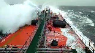 MONSTER WAVE Hits Bridge Of Oil Tanker