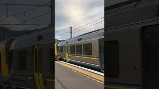 Matangi unit hurtling through Tawa