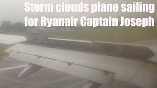 CRHnews - Bergerac Ryanair jets into stormy Stansted Airport