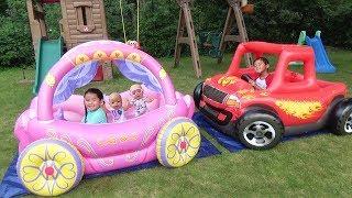 Children Play in Princess Carriage & Monster Truck Swimming Pool with Color Water Balloons