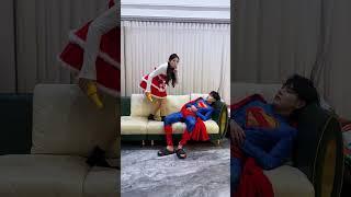 女俠偷襲失敗了！#斗罗大陆 #漫威 #超人 #小丑 #小丑女 #神奇女俠