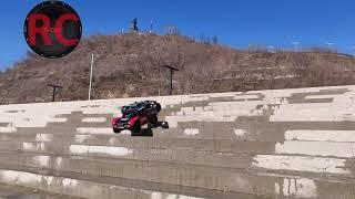 Traxxas UDR vs Losi Muggy