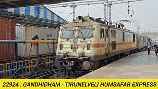 22924 : Gandhidham- Tirunelveli Humsafar Express Arriving Vasai Road Railway Station, GZB WAP7