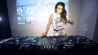 Juicy M - Mixing on 4 CDJs vol.2