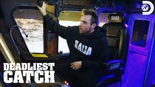 The Saga’s Crane Breaks Loose | Deadliest Catch