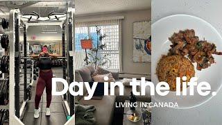 #30 A day in the life:HOW TO STAY CONSISTENT IN THE GYM,calorie deficit,errands|Living in Canada