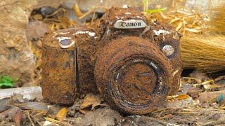 Restoration a heavily damaged antique camera full of memories