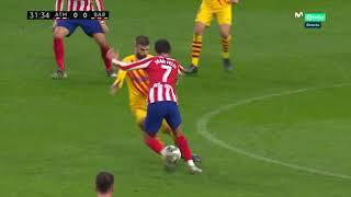 INCREIBLE caño de JOAO FELIX a GERARD PIQUÉ | Atletico de Madrid vs Barcelona