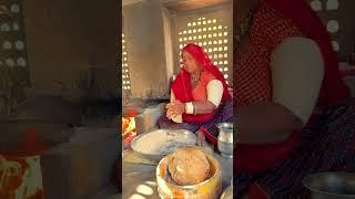 गाँव का देसी खाना  #desi #khana #food #rajasthani #marwadi #rajasthan #youtubeshorts #shorts