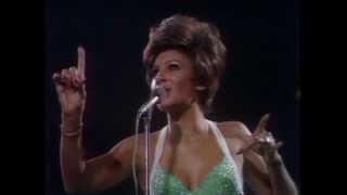 Shirley Bassey "Goldfinger" - Live at Royal Albert Hall, 1974.