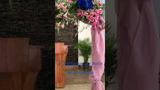 Decoración de boda en la iglesia azul rey/rosa viejo