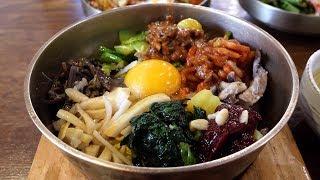 전주한옥마을 전주 비빔밥 (bibimbap, ビビンバ, 拌饭 - 8,000KRW) / korean street food / 고궁 수라간