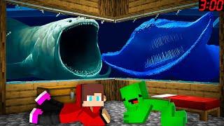 JJ and Mikey HIDE from EL GRAN MAJA and Bloop Monster near Bermuda Triangle in Minecraft Maizen