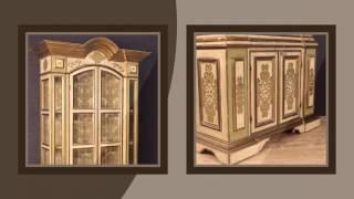 Florentine lacquered and gilded showcase / vitrine