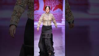 Hina Khan Almost FELL On The Ramp, Here's What Happened NEXT | #shorts #tv #breastcancer #cancer