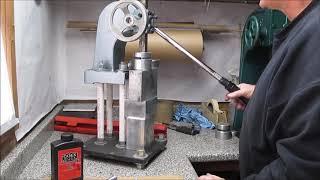 Pressing a spolette using an arbor press, and torque wrench