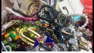 20 lbs. Shop goodwill jewelry haul to resell on eBay! Mystery jewelry unboxing!