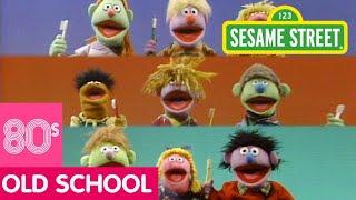 Sesame Street: Kids Just Love to Brush Their Teeth!