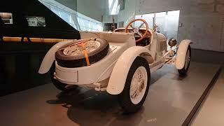 Oldtimers at the Mercedes-Benz Museum Stuttgart - SO COOL!