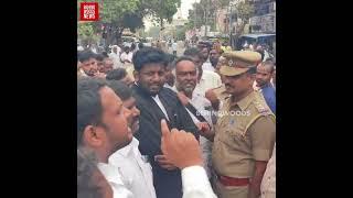 'COURT வாசலில் LAWYER-க்கு அரிவாள் வெட்டு..!' சுத்தி ஊரே வேடிக்கை பார்க்க அரங்கேறிய கொடூரம்..!