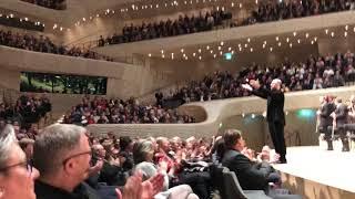 Georgian Philharmonic Orchestra & Nikoloz Rachveli - Applause at the ElbPhilharmonie