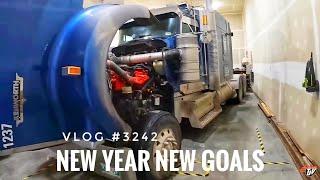 NEW YEAR, NEW GOALS | My Trucking Life | Vlog #3242