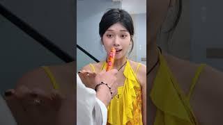 虫子糖的正确吃法The correct way to eat insect candy