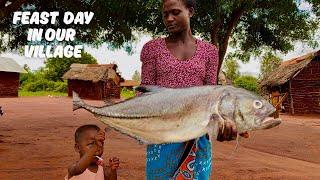 Early Morning Farming & GIANT Fish Feast For Hungry Children | African Village Life with Young Moms