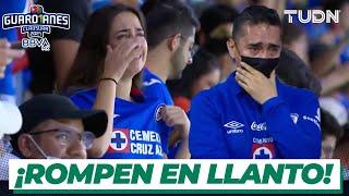 ¡LÁGRIMAS DE FELICIDAD! Aficionados del Cruz Azul no pueden contener la emoción | TUDN