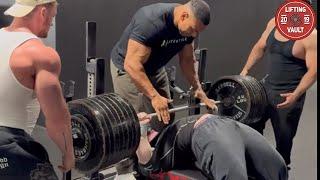 Larry Wheels Spots A Teenager Benching 800 lbs