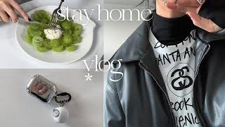 ENG) vlog. 나가진 않는데 뭘 자꾸 산다.. Stussy 40th 티셔츠. Casetify 에어팟케이스 언박싱. 부라타치즈샐러드. 집콕 브이로그