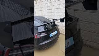 Tesla Model3p huge gt wing! 이 때까진 있었는데...