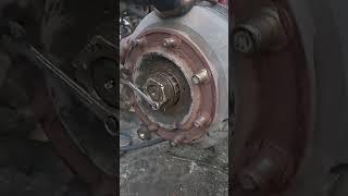 Truck wheel hub fastening nut disassembly wrench