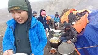 The Mountain Feast || The Yarsagumba Life In Manang, Nepal @rajgurungmanang8107