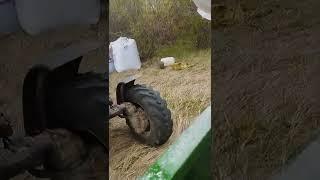 загрузка удобрений в разбрасыватель