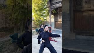 师娘携女孩传承武术，领悟武术奥秘！#HuangyanMartialArts #Kungfu #MartialArts #China #Fujian