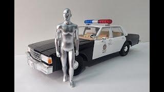 greenlight 1/18 1987 Chevrolet caprice metropolitan police with t-1000 metal figure  terminator 2