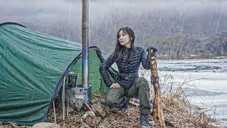 camping alone on a frozen riverside in the rain / visiting cat friends / solo camping