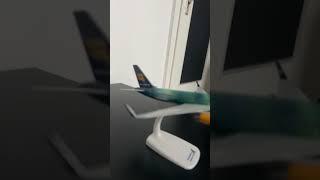 Mein neues Flugzeug eine Boeing 757-200 von der Fluggesellschaft ￼ICELANDAIR .