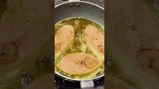 Queen of Fish HILSA          #IlishMaach #HilsaFish #BengaliFood #FishCurry #KumroDiyeIlish #shorts