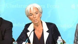 IMF cuts US growth forecast, warns against 'fiscal cliff'