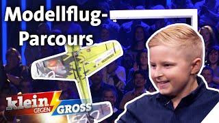 Fliegt 9-jähriger Nachwuchspilot dem Weltmeister davon? Die Modellflug-Challenge | Klein gegen Groß