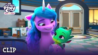 Izzy Babysits Sparky (Growing Pains) | MLP: Make Your Mark [HD]