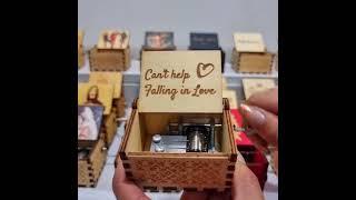 Caja musical Can't help falling in love with you - Elvis Presley.