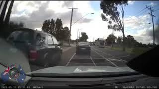 Aussiecams - Absolute tool drives on the footpath at speed ‍️ Werribee VIC