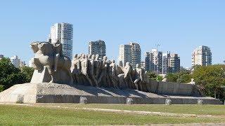 walking In São Paulo (Brasil)