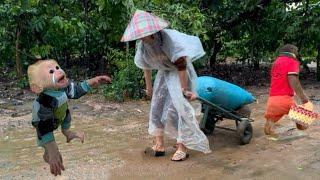 Baby monkey cry run Mom for milk , when brother abu away !