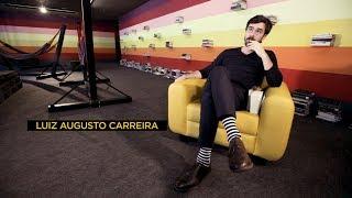 Luiz Augusto Carreira No Sofá Amarelo