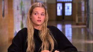 Carrie: Gabriella Wilde On Improv Being A Part Of The Process 2013 Movie Behind the Scenes