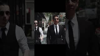 Johnny's Bar - Argument
